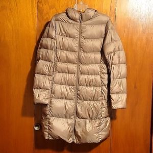 Uniqlo ultra light down jacket